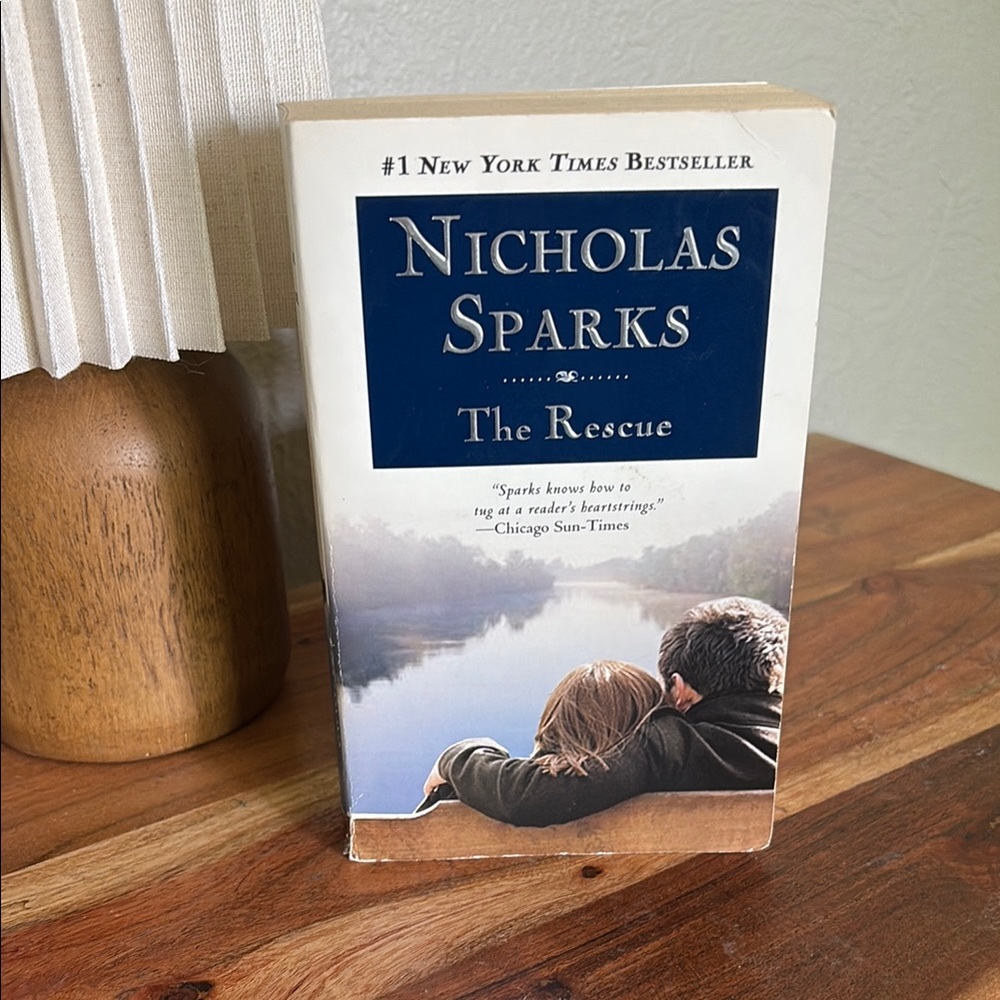 Nicholas Sparks 'The Rescue' Book